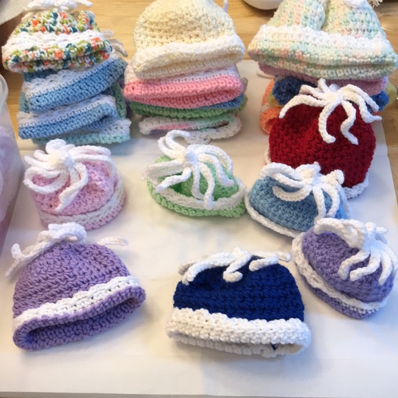 Sale 🌸 3/$9 🌸 Hats handmade crochet , sm, sm/M, Medium , Med/Lge, booties etc - Picture 4 of 5